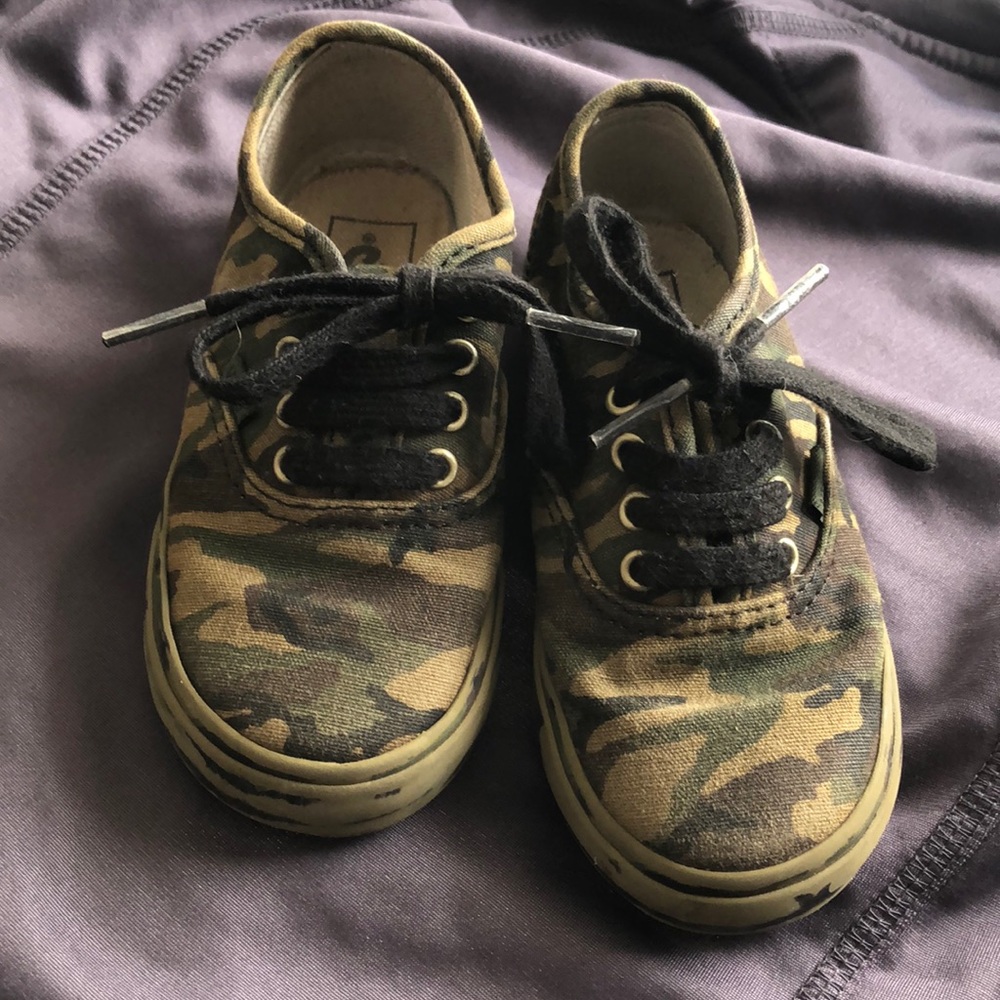 Vans toddler shoe size 8.5